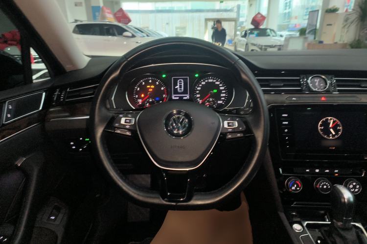 Used Volkswagen Magotan 2019 330TSI DSG Leading Model China VI Standard Steering Wheel