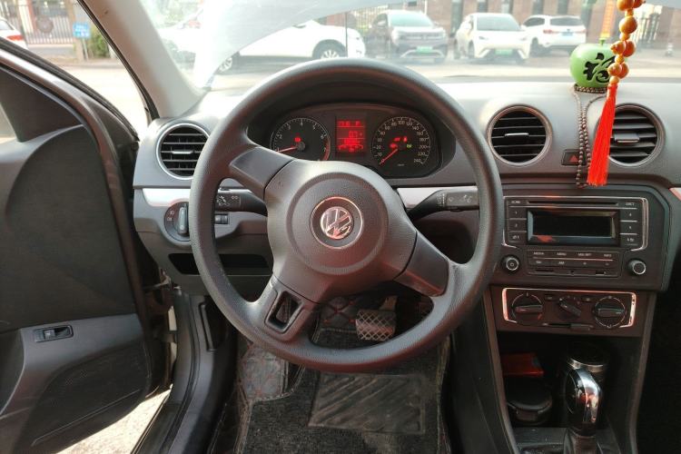 Used Volkswagen Jetta 2013 1.6L Automatic Comfort Model Steering Wheel