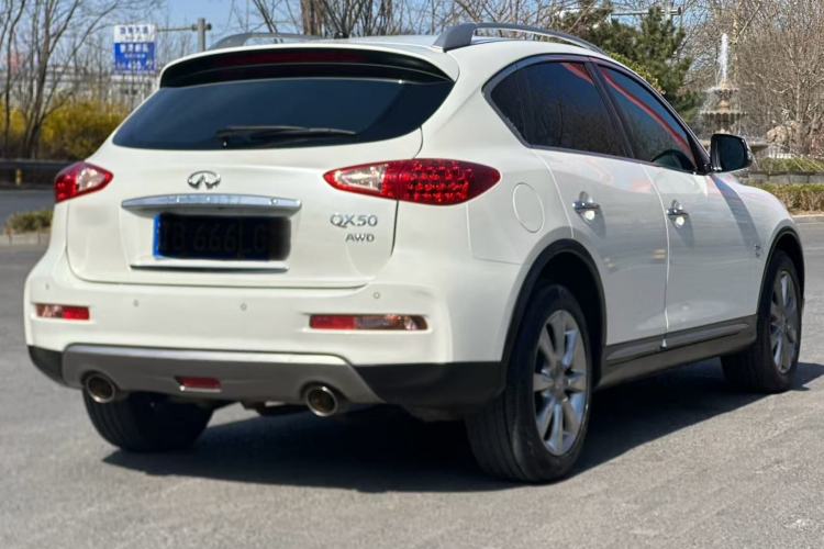 Used Infiniti QX50 2015 2.5L Comfort Edition Exterior 3