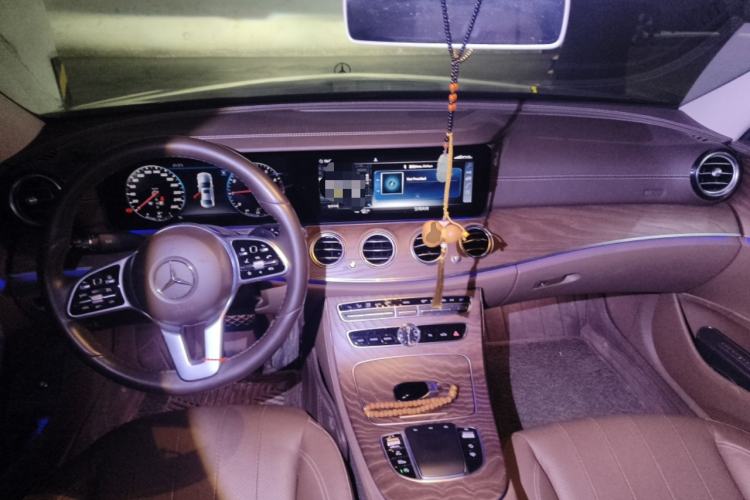 Used Mercedes-Benz E-Class 2019 Restyled E 300 L Luxury Edition Center Console