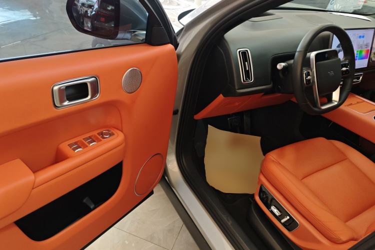 Used Li Auto L8 2023 Air model
