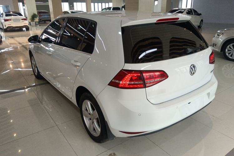 Used Volkswagen Golf 2015 1.6L Automatic Comfort Model Rear Left 45 Deg