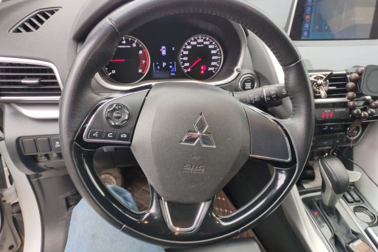 Used Mitsubishi Eclipse Cross 2019 1.5T CVT Two-Wheel Drive Dream Edition China VI Standard Steering Wheel