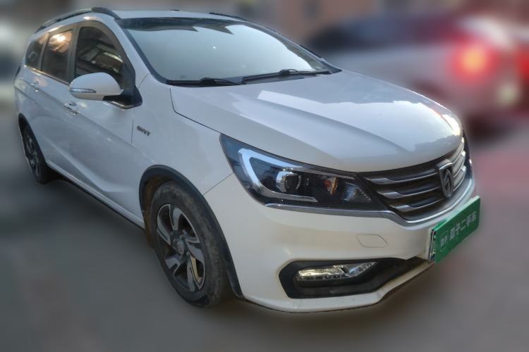 Used Baojun 310W 2017 1.5L Manual Luxury Edition China V Front Right 45 Deg