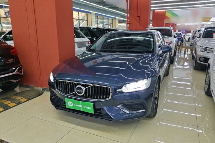 Used Volvo S60 2023 B4 Zhiyi Luxury Edition