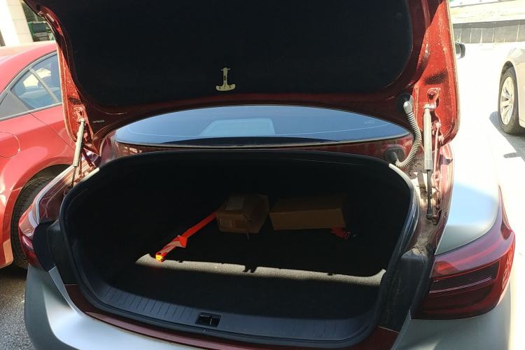 Used Infiniti Q50L 2018 2.0T Enjoyment Version China VI Standard
