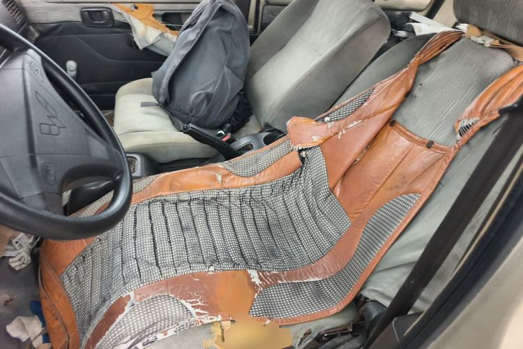 Used Wuling Rongguang 2011 1.2L Base Version
