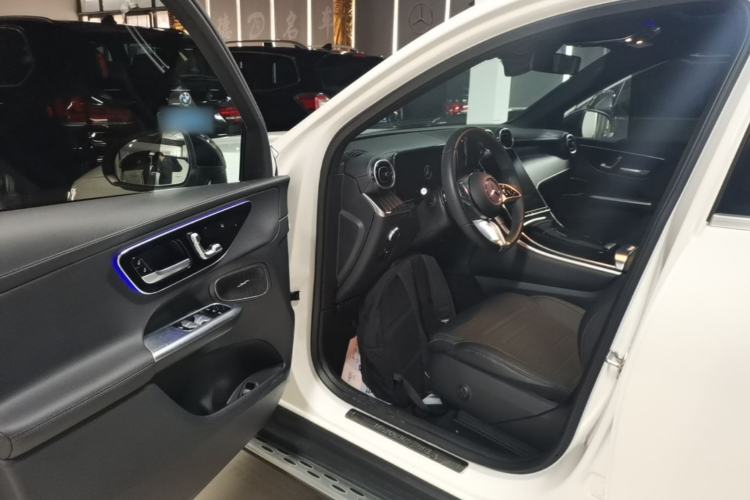 Used Mercedes-Benz GLC 2023 GLC 260 L 4MATIC Dynamic Edition 7-seater Driver Seat