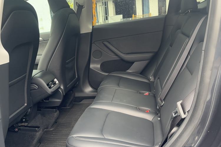 Used Tesla Model Y 2024 Long-Range All-Wheel-Drive Version
