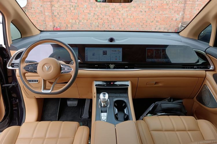 Used VOYAH Dream 2024 PHEV Extended-Range Premium Edition