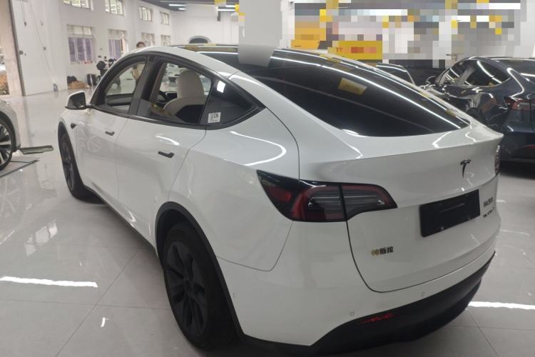 Used Tesla Model Y 2023 Long-Range All-Wheel-Drive Version Exterior 2