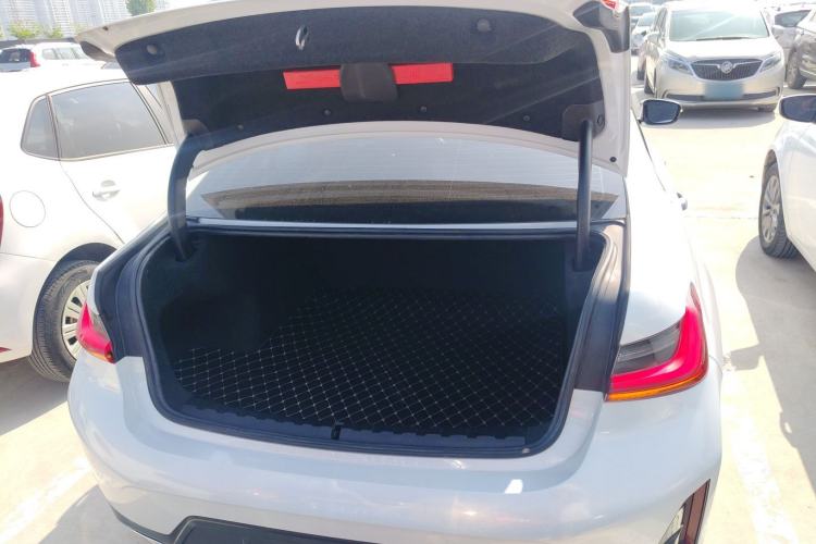 Used BMW 3 Series 2023 325i M Sport Package Trunk