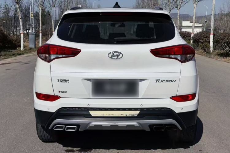 Used Hyundai Tucson 2015 1.6T Dual-Clutch Two-Wheel-Drive Smart Model Exterior 5
