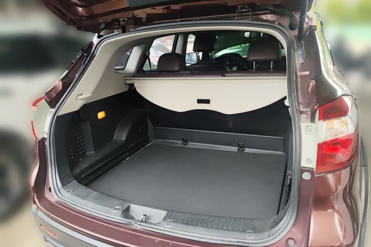 Used Venucia T70X 2016 2.0L CVT SmartFun Sport Edition