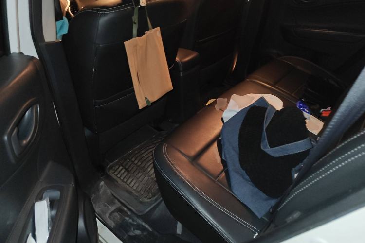 Used Renault Koleos 2015 2.0L Two-Wheel Drive Standard Edition Left Rear Seat