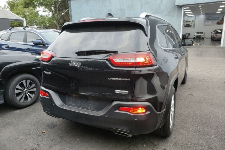 Used Jeep Cherokee 2016 2.4L Leading Edition