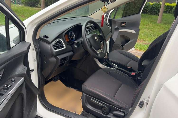 Used Suzuki S-Cross 2015 1.6L CVT Two-Wheel Drive Entry-Level Trim