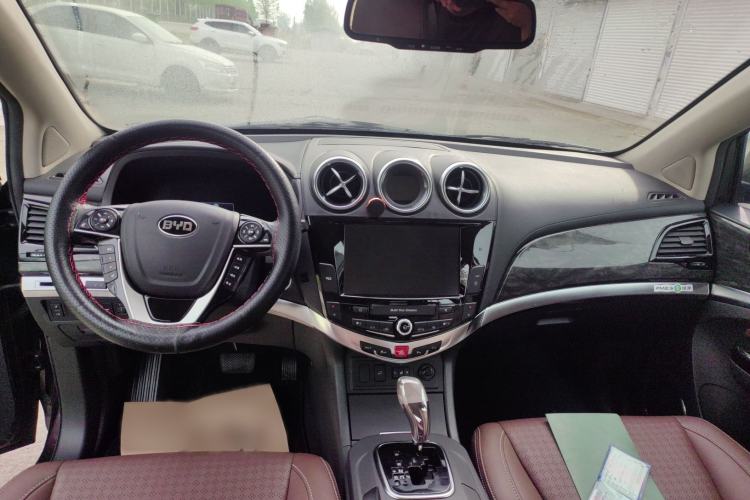 Used BYD S7 2016 2.0T Automatic Flagship Plus Interior 2