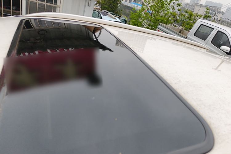 Used FAW Senya R7 2017 1.6L Automatic Smart Version Roof