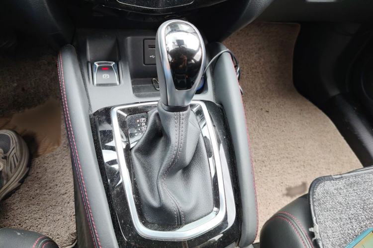 Used Nissan Qashqai 2019 2.0L CVT Luxury Edition Gear Lever