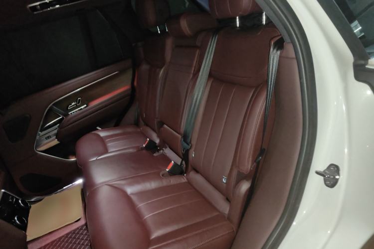 Used Land Rover Range Rover 2023 3.0 L6 400 PS Extended Long-Wheelbase Version