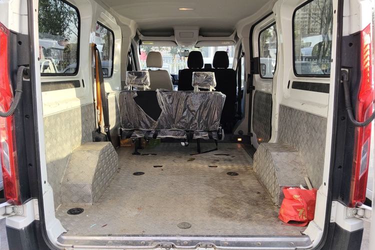 Used SAIC MAXUS Xintu V90 2020 2.0T AMT Yunjie Edition Front-Wheel Drive Rear Single Tire Short Wheelbase Mid-Height 6-Seater