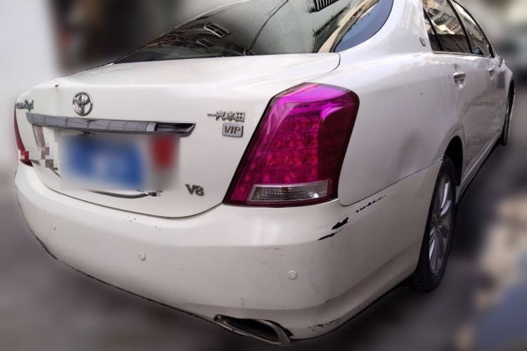 Used Toyota Crown 2011 2.5L Royal Special Edition with Leather and Sunroof Rear Right 45 Deg