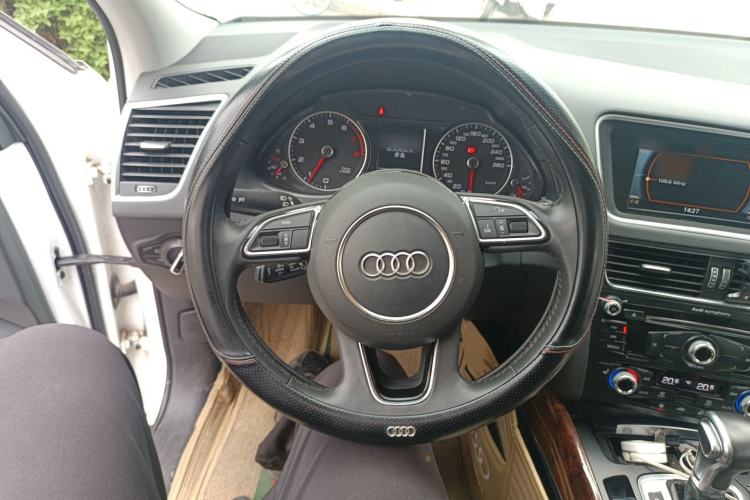 Used Audi Q5 2018 Collector's Edition 40 TFSI Technology Model
