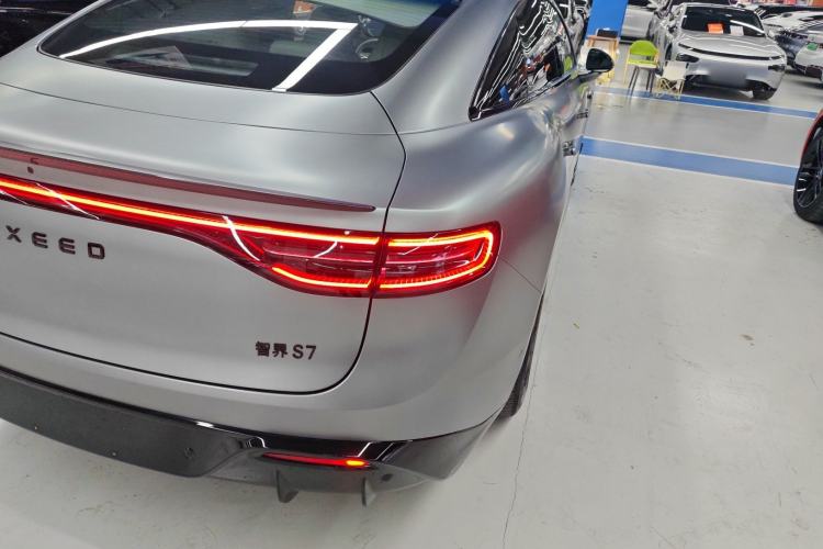 Used Hima Luxeed S7 2025 705 km Max