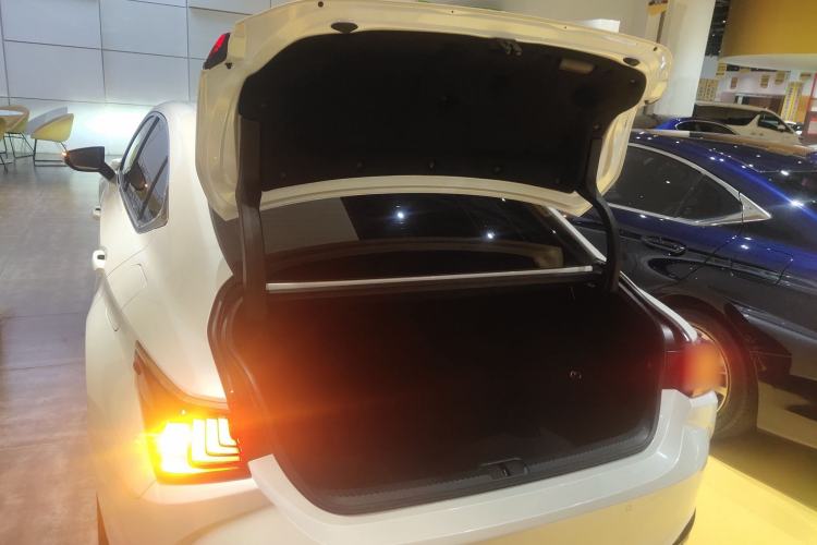 Used Lexus ES 2023 200 Excellence Edition
