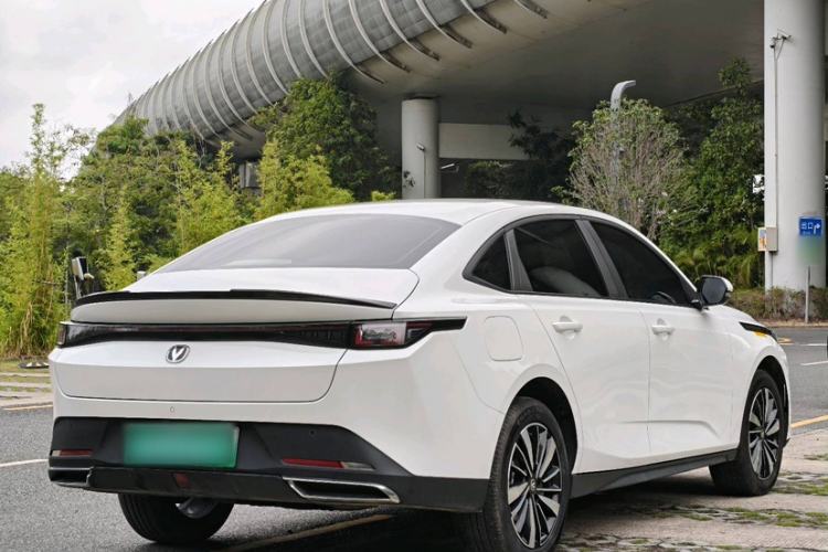 Used CHANGAN Eado PHEV 2025 Smart New Blue Whale 145KM High-Energy Edition
