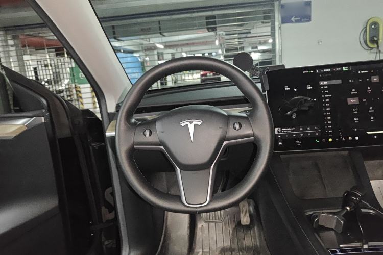 Used Tesla Model Y 2022 Rear-Wheel-Drive Version