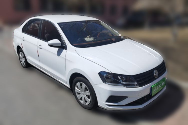 Used Volkswagen Jetta 2015 Value Edition 1.6L Manual Fashionable Style Front Right 45 Deg