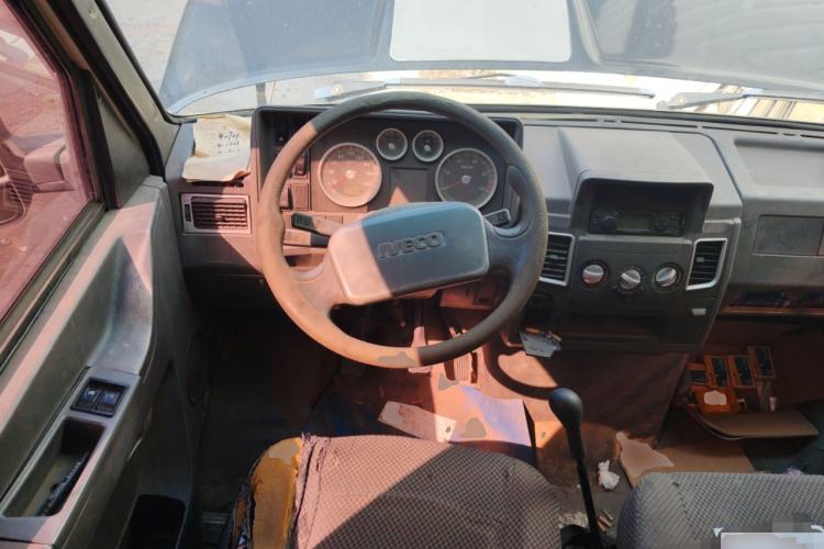 Used Iveco Daily 2014 2.5T-A35 NJ6484ACM47Z4