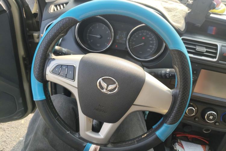 Used HYOSOW S2 2015 1.5L Manual Luxury Edition China IV Steering Wheel