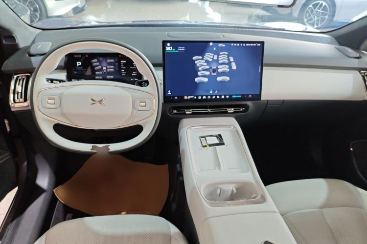 Used XPeng P7+ 2024 Long-Range Max Center Console