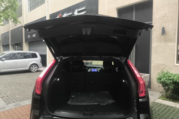 Used Cadillac XT4 2021 28T Two-Wheel Drive Luxury Version Trunk