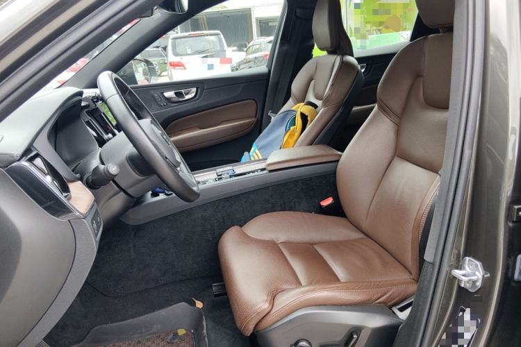 Used Volvo XC60 2021 T5 4x4 Smart Luxury Edition Left Front Seat