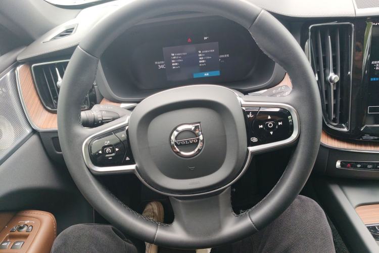Used Volvo XC60 New Energy 2025 Plug-in Hybrid Long-Range All-Wheel Drive Smart Luxury Edition Steering Wheel
