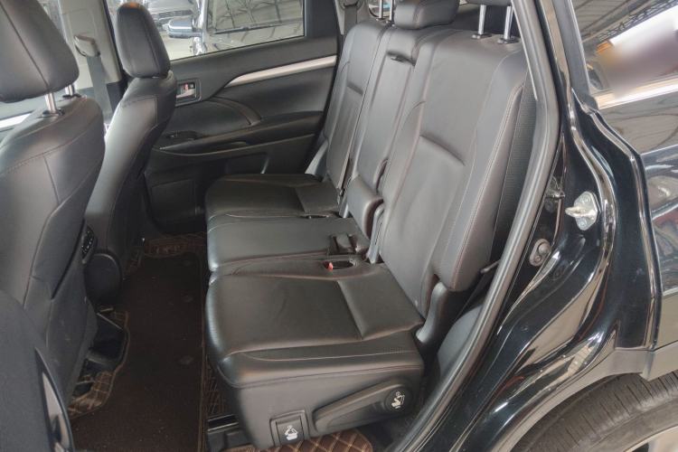 Used Toyota Highlander 2018 2.0T Four-Wheel Drive Luxury Version 7 Seats China VI Standard
