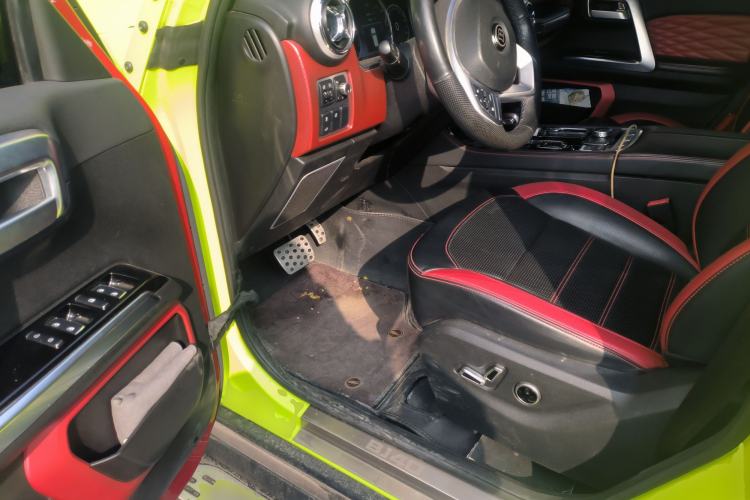 Used BAIC Off-Road BJ40 2019 2.3T Automatic Four-Wheel Drive Urban Hunter Edition Premium Model China VI Emission Standard