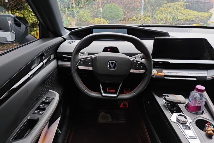 Used Changan UNI-V 2022 1.5T Prestige Version
