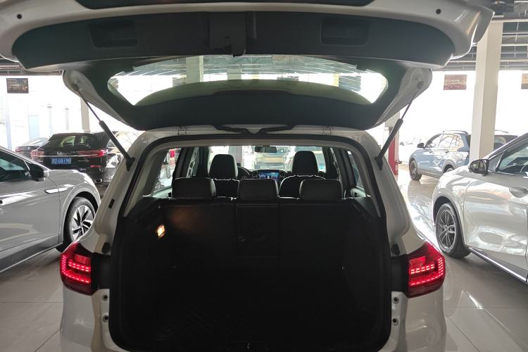 Used Volkswagen Tiguan L 2017 300TSI Automatic Two-Wheel Drive Silk Road Comfort Edition