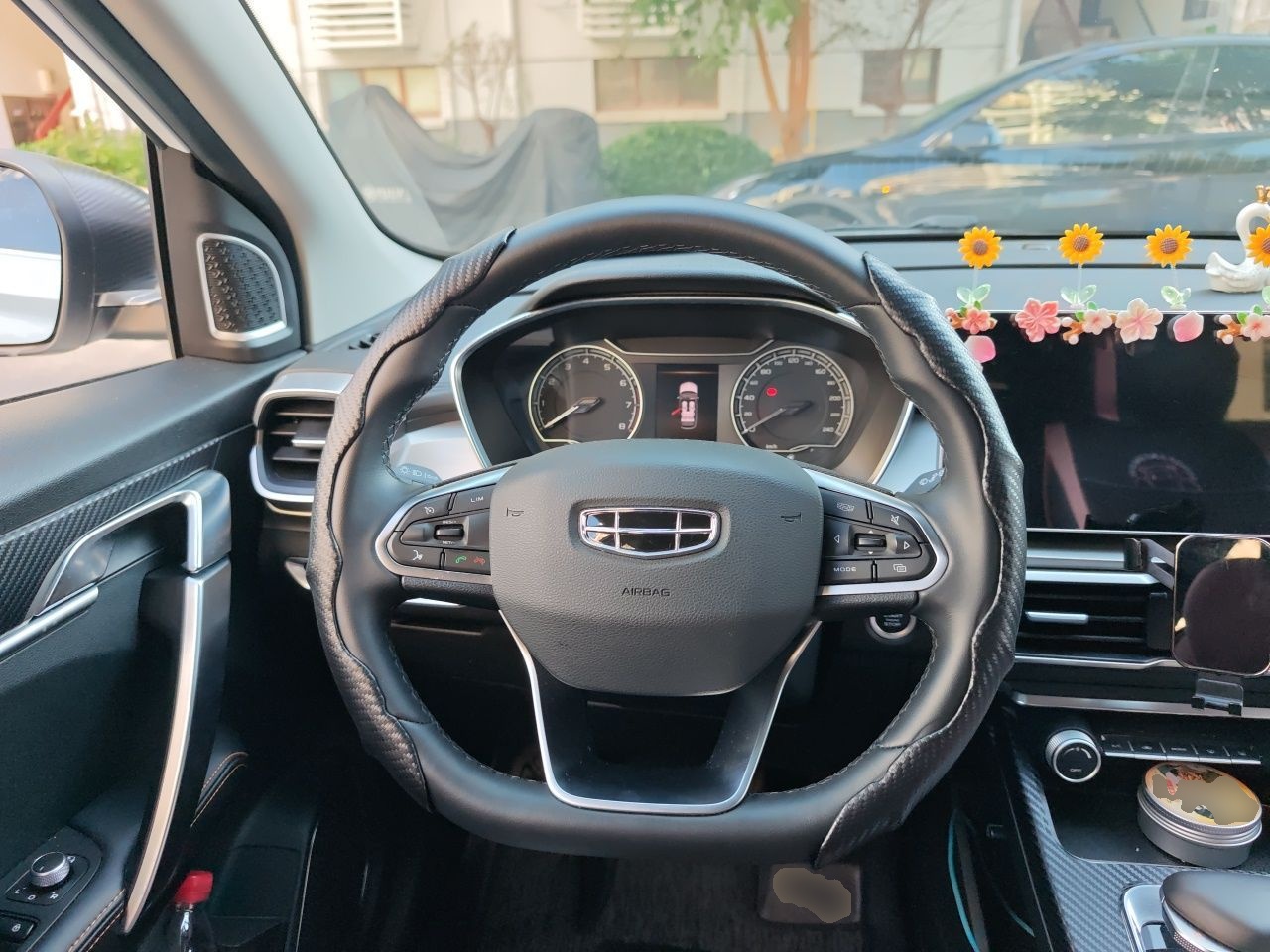 Geely Auto Coolray 2024 1.5T DCT Longteng Edition — снимка 10