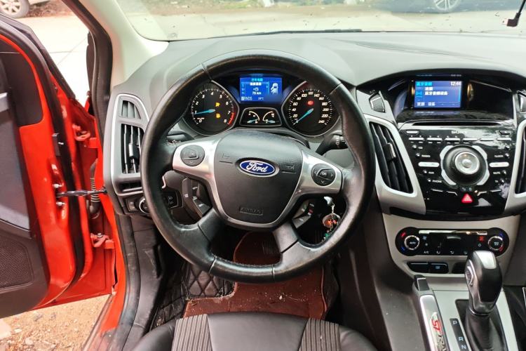 Used Ford Focus 2012 Hatchback 2.0L Automatic Luxury Sport Model