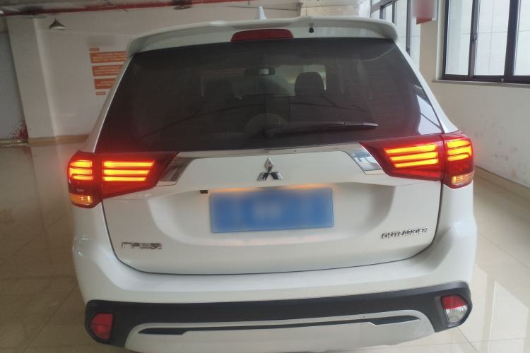 Used Mitsubishi Outlander 2019 2.0L Two-Wheel Drive Comfort Edition 5 Seats China V Standard