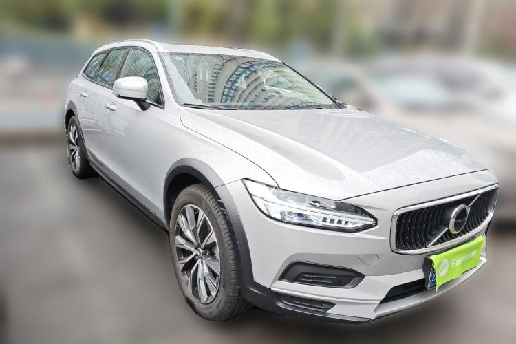 Used Volvo V90 2023 Cross Country B5 AWD Smart Range Edition
