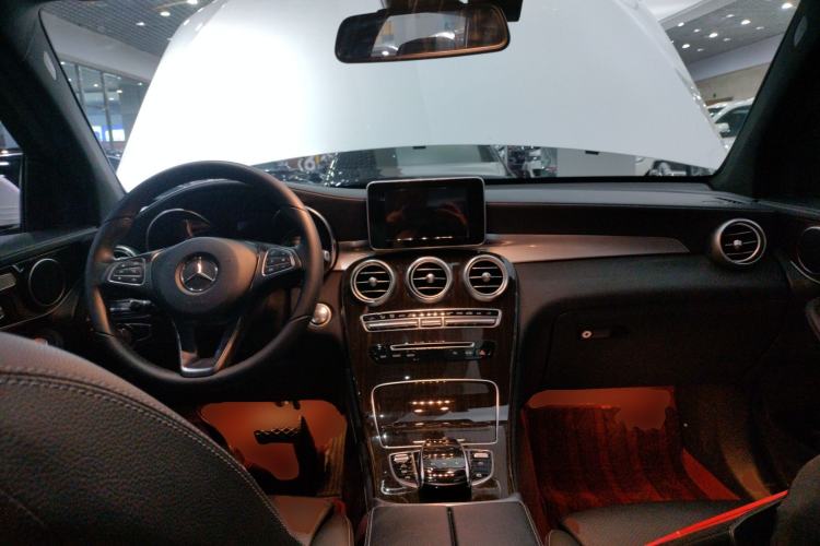 Used Mercedes-Benz GLC 2019 GLC 260 L 4MATIC Dynamic Model
