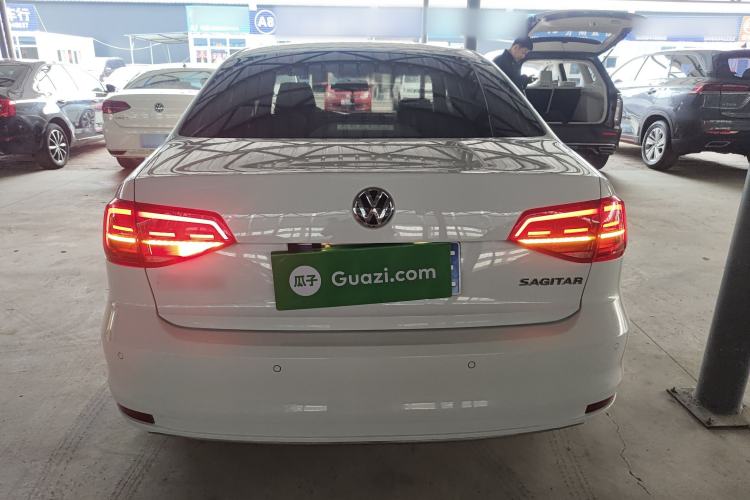 Used Volkswagen Sagitar 2015 1.6L Automatic Comfort Model
