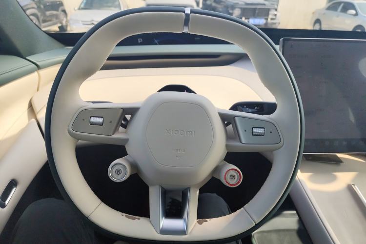 Used Xiaomi Auto YU7 2025 Ultra-Long Range Rear-Wheel Drive Version Steering Wheel